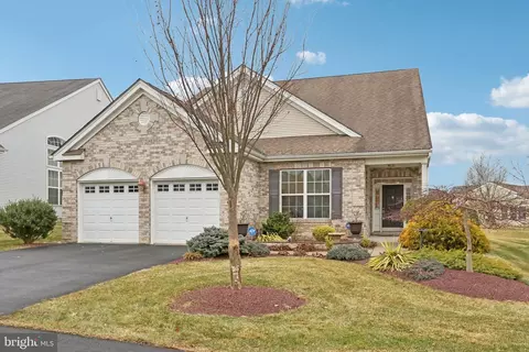 2076 Kingsview Rd, Macungie, PA 18062