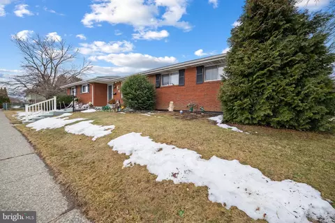 1108 E Congress St, Allentown, PA 18109