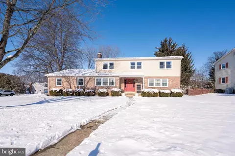 955 Little Lehigh Dr, Emmaus, PA 18049