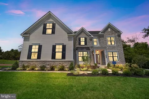 5401 Red Oak Dr, Coopersburg, PA 18036