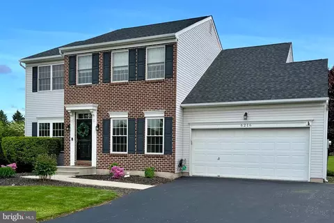 6216 Clover Ln, Macungie, PA 18062