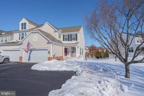 8542 Mayfair Ct, Breinigsville, PA 18031