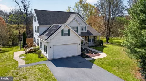 7202 Stein Rd, Zionsville, PA 18092
