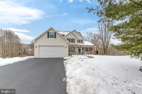 7202 Stein Rd, Zionsville, PA 18092