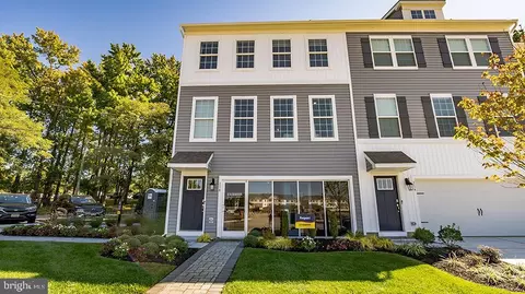 1116 Meadowlark Dr, Fogelsville, PA 18051
