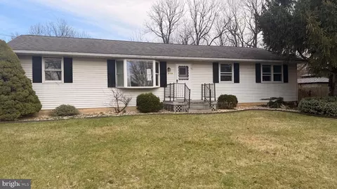 4059 Mauch Chunk Rd, Coplay, PA 18037