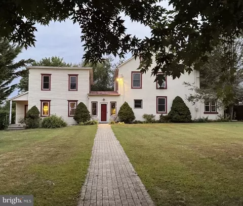 5934 Kernsville Rd, Orefield, PA 18069