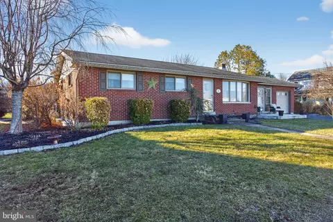 226 W Front St, Alburtis, PA 18011