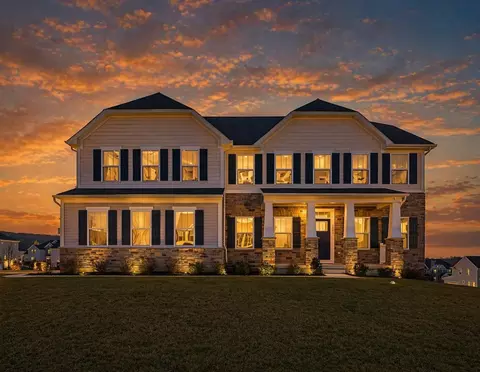 2890 Hawk Valley Ct, Center Valley, PA 18034