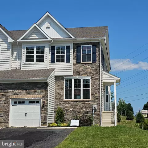 625 Fountain View Cir, Allentown, PA 18104