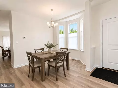 625 Fountain View Cir, Allentown, PA 18104