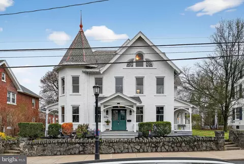 119 S Main St, Coopersburg, PA 18036