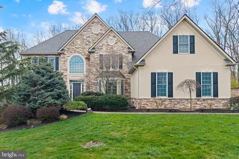 6145 Holly Ct, Coopersburg, PA 18036