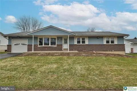 2982 Magnolia Cir, Macungie, PA 18062
