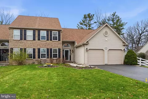 2001 Rolling Meadow Dr, Macungie, PA 18062
