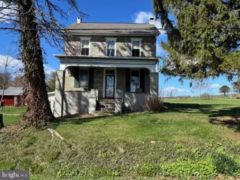 7610 Saegersville Rd, Slatington, PA 18080