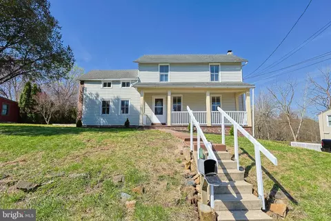 5456 Vera Cruz Rd, Emmaus, PA 18049