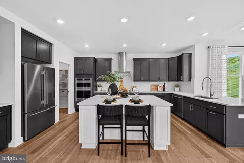 1130 Frank St, Fogelsville, PA 18051