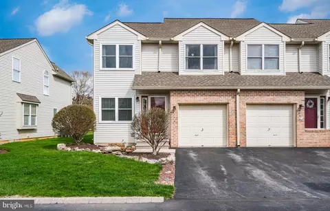 311 Windsor Pl, Macungie, PA 18062