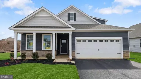 1498 Dresden Dr, Breinigsville, PA 18031