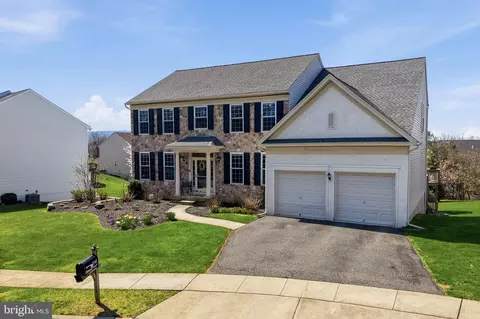2140 Grandy Ct, Macungie, PA 18062