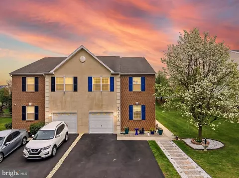 6825 Hunt Dr, Macungie, PA 18062