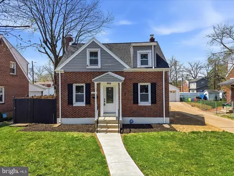 1122 N Van Buren St, Allentown, PA 18109