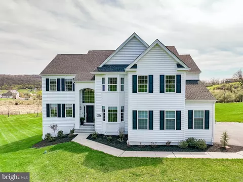 7300 Mount Vernon Dr, Zionsville, PA 18092