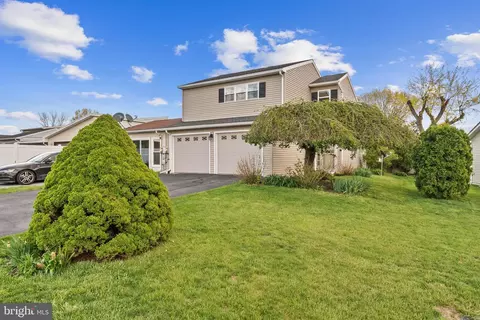 84 Covington Pl, Catasauqua, PA 18032