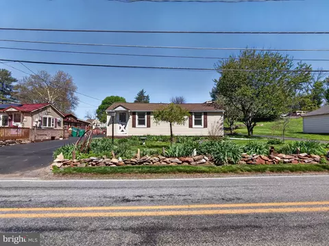 8275 Mertztown Rd, Alburtis, PA 18011