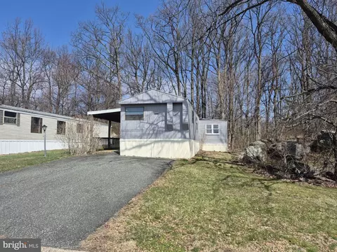 146 Mountain Vlg, Macungie, PA 18062