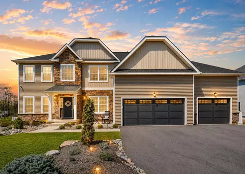 2595 Stonewall Dr, Center Valley, PA 18034