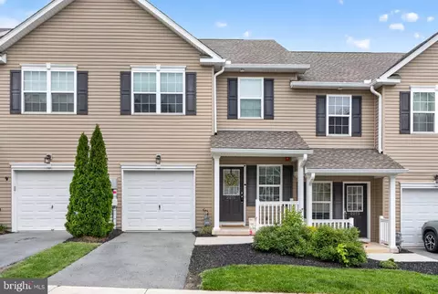 2271 Rising Hill Rd, Whitehall, PA 18052