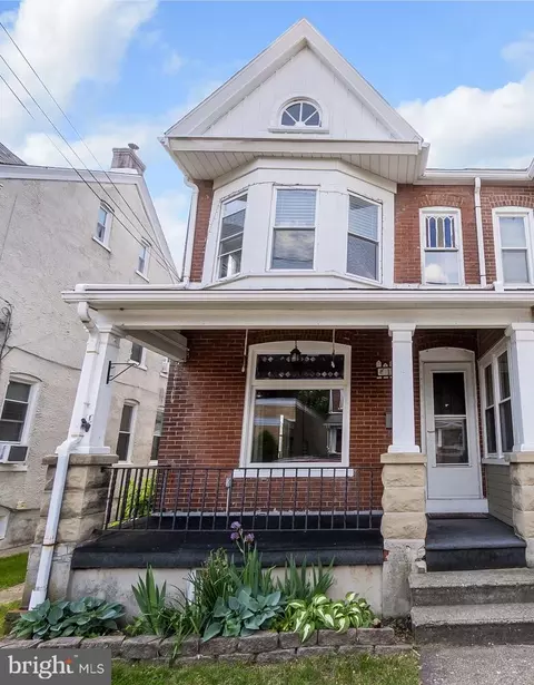 118 N 5th St, Emmaus, PA 18049