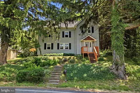 1480 Pennsylvania Ave, Emmaus, PA 18049