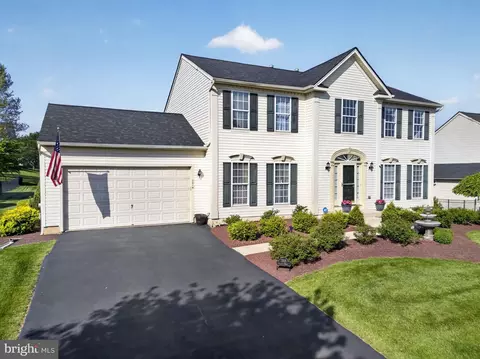 7018 Tuscany Dr, Macungie, PA 18062