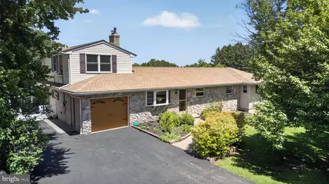 1433 Flint Hill Rd, Coopersburg, PA 18036