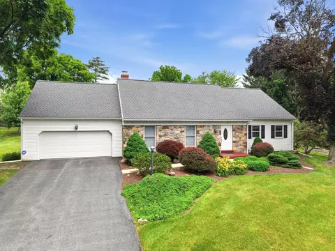4053 Wedgewood Rd, Allentown, PA 18104