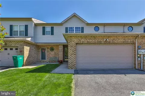 6411 Pioneer Dr, Macungie, PA 18062