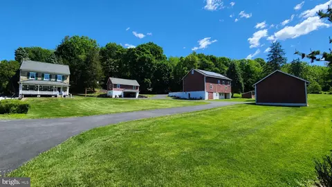 4912 Shankweiler Rd, Orefield, PA 18069