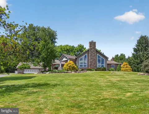 4701 Main Rd W, Emmaus, PA 18049
