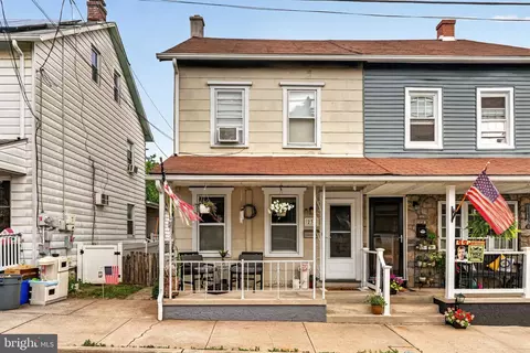233 Adrain St, Emmaus, PA 18049