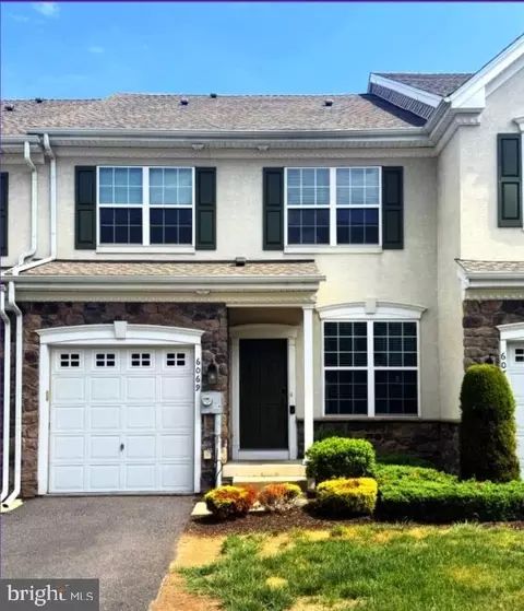 6069 Valley Forge Dr, Coopersburg, PA 18036