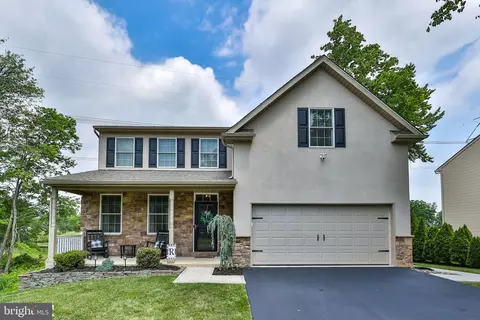 5543 Reid Ln, Allentown, PA 18104