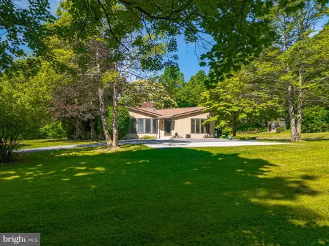 5735 Blue Church Rd, Coopersburg, PA 18036