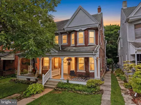 26 N 6th St, Emmaus, PA 18049