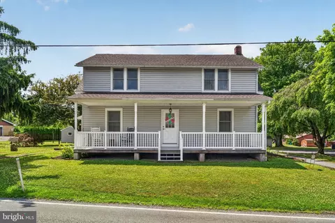 7072 Passer Rd, Coopersburg, PA 18036
