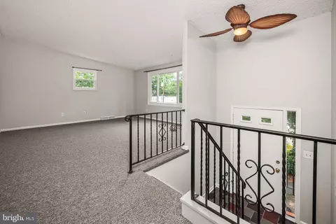 707 W State St, Coopersburg, PA 18036