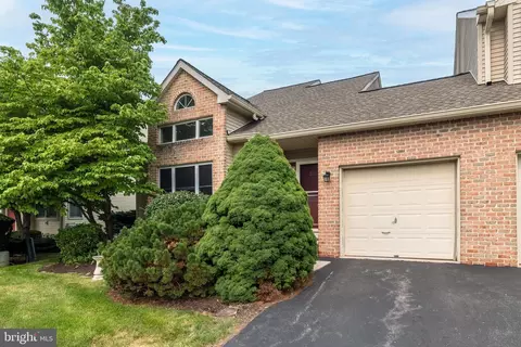 310 Oxford Pl, Macungie, PA 18062