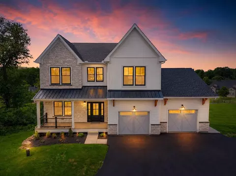 4740 Hillcrest Ln, Whitehall, PA 18052